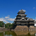 写真: 夏の松本城