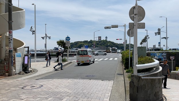 Photos: 江の島入口交差点（藤沢市）