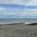 写真: サザンビーチちがさき海水浴場（茅ヶ崎市） (9)姥島えぼし岩