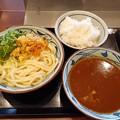 写真: 丸亀製麺 カレーつけ麺 大盛り ご飯