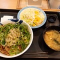 松屋で昼飯だよo(^o^)o