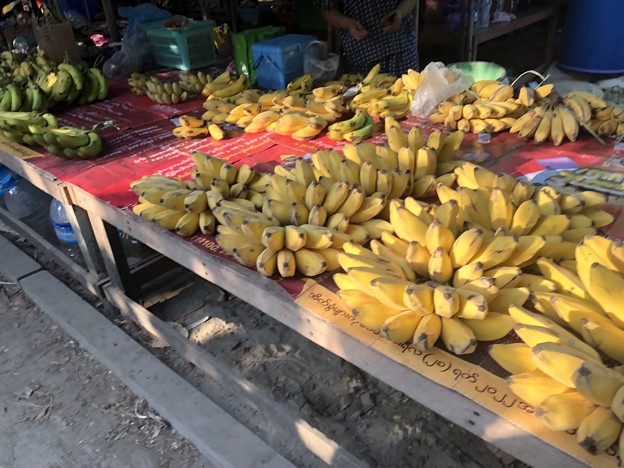 Photos: ヤンゴン4月24日の市場の朝 (14)