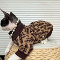 写真: 愛犬猫へご褒美！ シャネル 犬Tシャツ モスキーノ ペットベッド Fendi 猫の服
