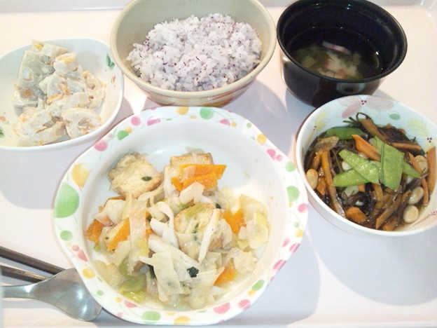 写真: ９月１５日夕食(生揚入り味噌野菜炒め・ゆかり御飯) #病院食