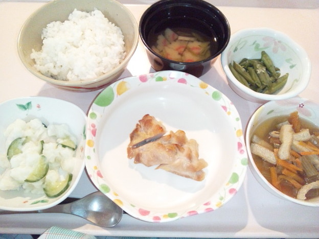 写真: ９月２３日夕食(鶏肉の味噌焼き) #病院食