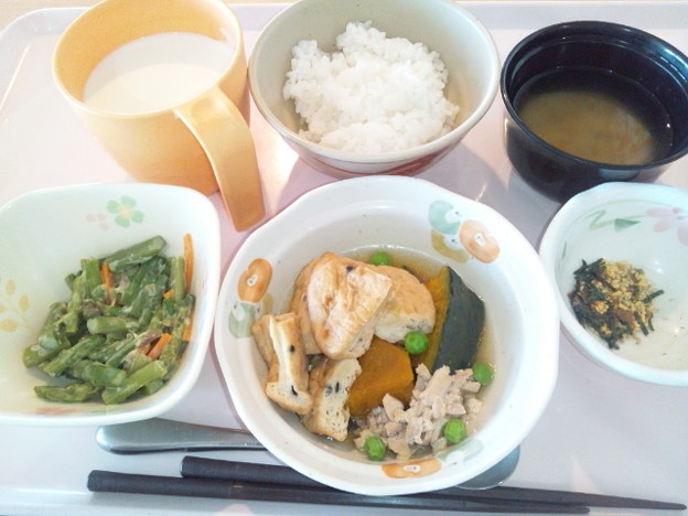 写真: １０月１８日朝食(がんもの煮物) #病院食