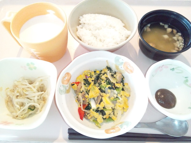 ６月７日朝食(玉子と青菜の炒め物) #病院食