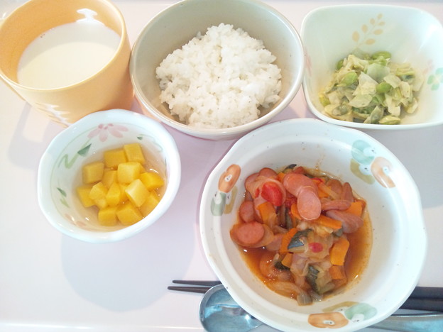 写真: ６月２９日朝食(ウインナーと野菜のトマト煮) #病院食