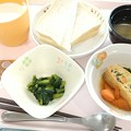 写真: ８月２２日朝食(三色信田の煮物) #病院食