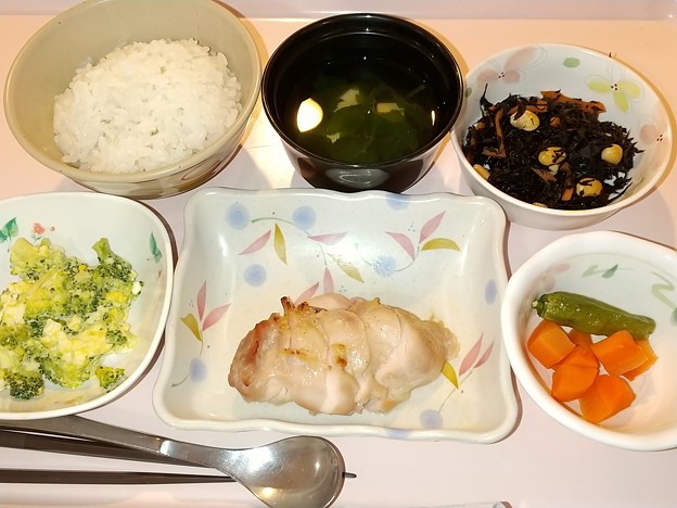 １０月５日夕食(鶏肉の味噌漬け焼き) #病院食