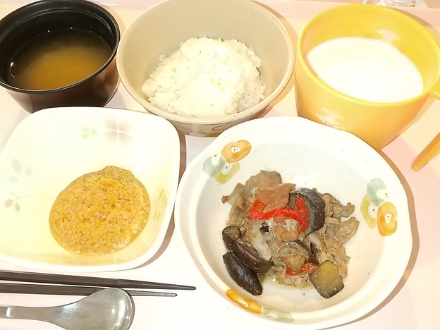 Photos: １１月１１日朝食(なすの和風炒め) #病院食