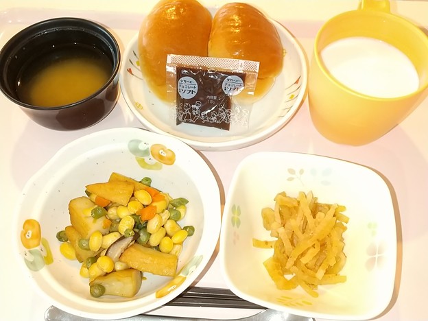 Photos: １１月２０日朝食(さつま揚げと大豆の炒り煮) #病院食