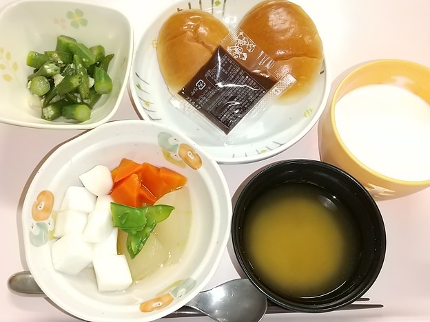 Photos: ３月２６日朝食(はんぺんの白煮) #病院食