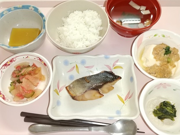 Photos: ３月２６日昼食(あじの幽庵焼き) #病院食