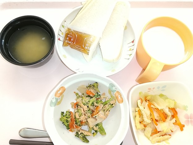 ３月２７日朝食(ツナとブロッコリーのソテー) #病院食