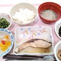 写真: ５月２日昼食(ぶりの生姜煮) #病院食