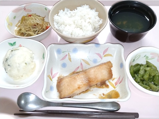 ５月２０日夕食(白身魚の照り焼き) #病院食