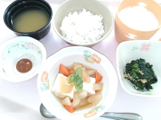 ６月６日朝食(焼き豆腐と大根の煮物) #病院食