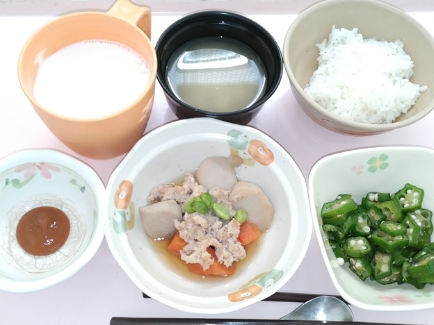 写真: ８月１０日朝食(里芋のそぼろ煮) #病院食