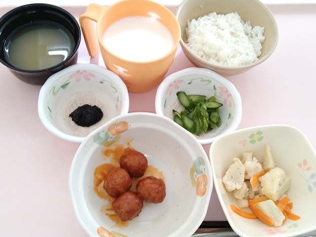 ８月１５日朝食(ミートボール〜ナポリタン風) #病院食