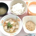 写真: ８月２５日朝食(高野豆腐と野菜のうま煮) #病院食