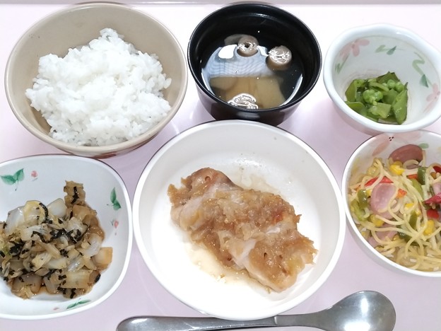 写真: ９月１日夕食(鶏肉のマーマレード焼き) #病院食