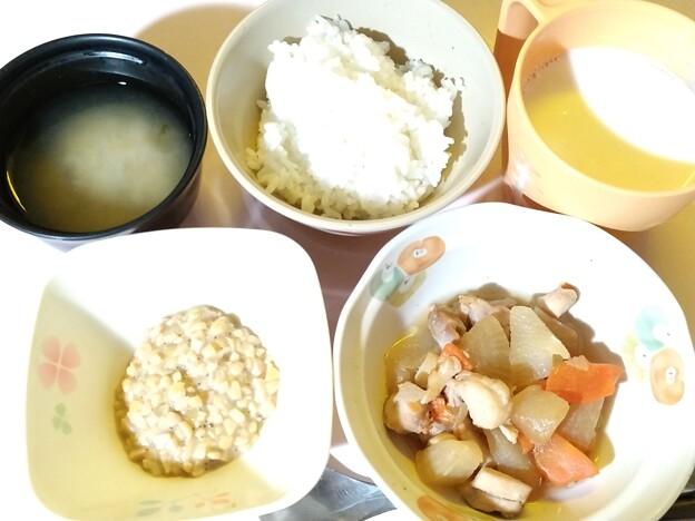 ３月１日朝食(大根と鶏肉の煮物) #病院食