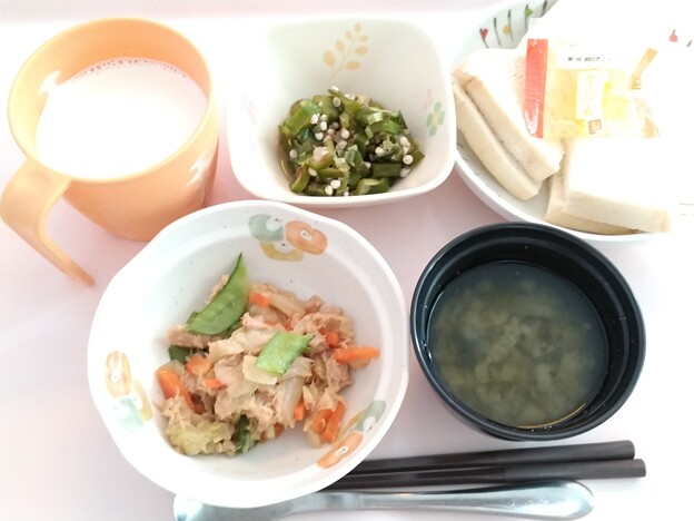 ３月３０日朝食(ツナと野菜の炒め物) #病院食