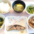 写真: ４月１０日夕食(ぶりのみりん焼き) #病院食