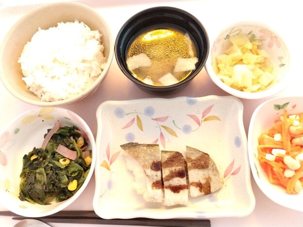 写真: ４月１３日夕食(たらのムニエル) #病院食
