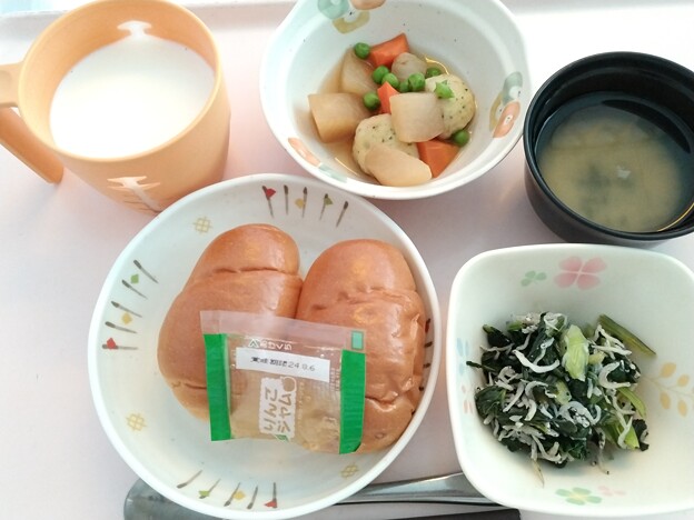 ４月２１日朝食(野菜つみれの煮物) #病院食