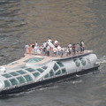 写真: 隅田川の観光船