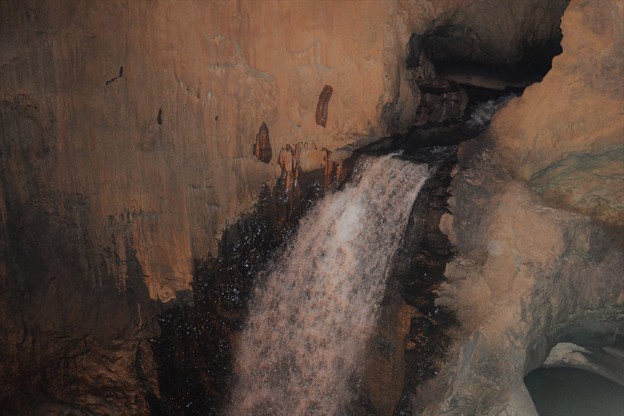 写真: DSC_4912 鍾乳洞の滝