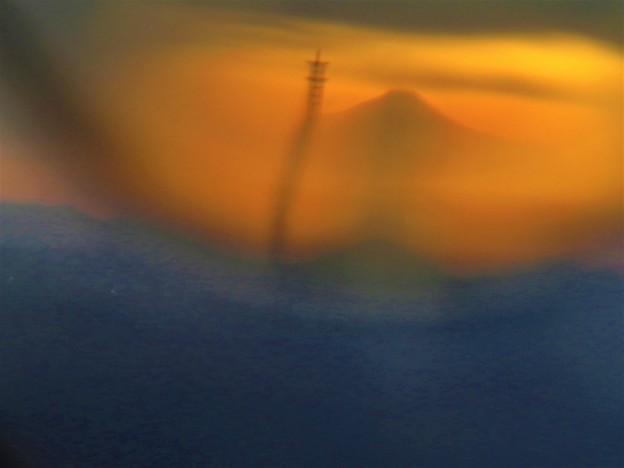 印象、空に浮かぶ富士