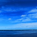 写真: 青い空と海と