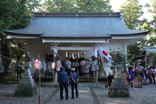 写真: 山名神社神殿