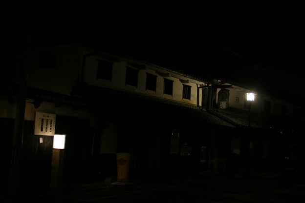 写真: 町の夜