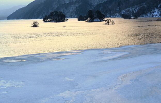 秋元湖の朝